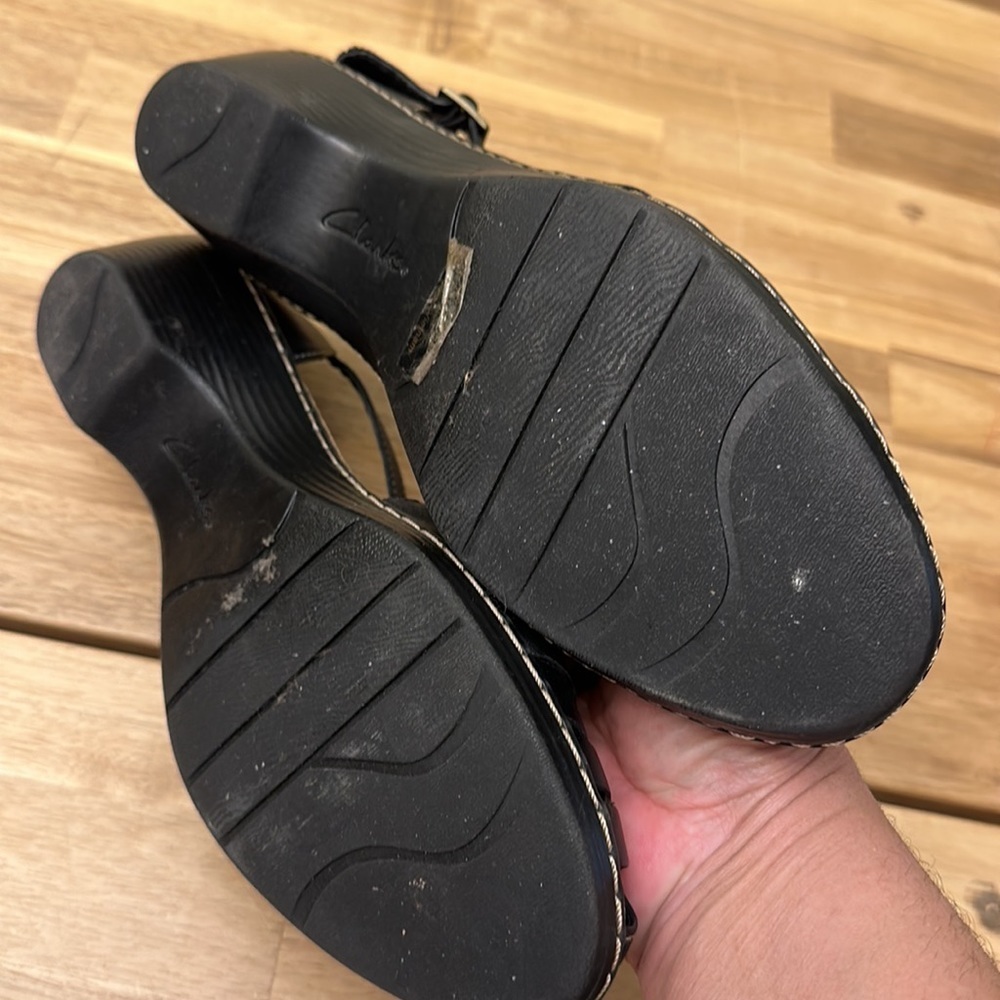 CLARKS shoes - Picture 6 of 6
